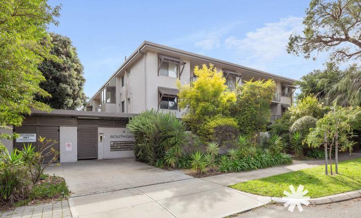 22/4 Comer Street, Como WA 6152