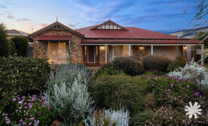 74 Waterford Avenue, Waterford WA 6152