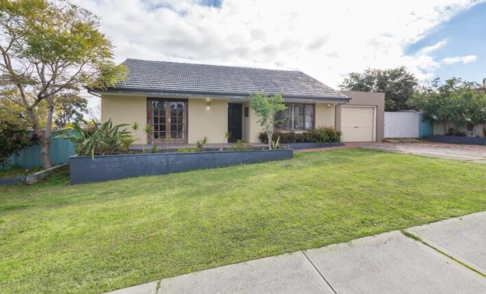 81 Edgecumbe Street, Como WA 6152