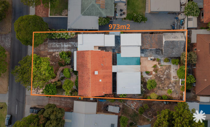 42 Redwood Crescent, Melville WA 6156