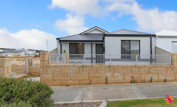 8 Tarifa Lane, Coogee WA 6166