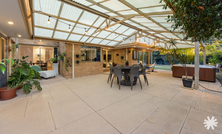 14 Calleen Court, Wilson WA 6107