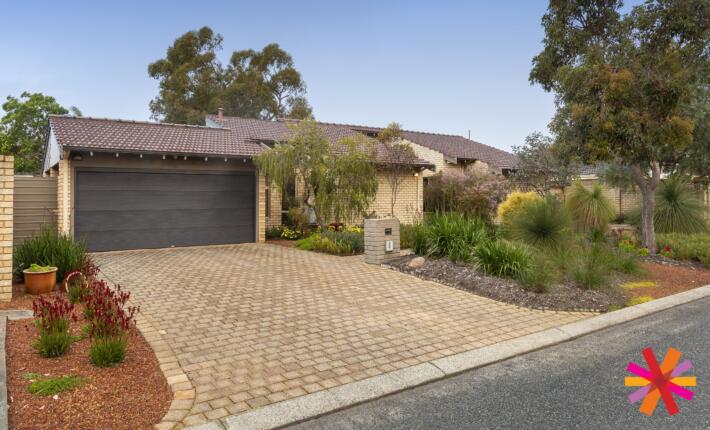 4 Dungarvan Court, Waterford WA 6152